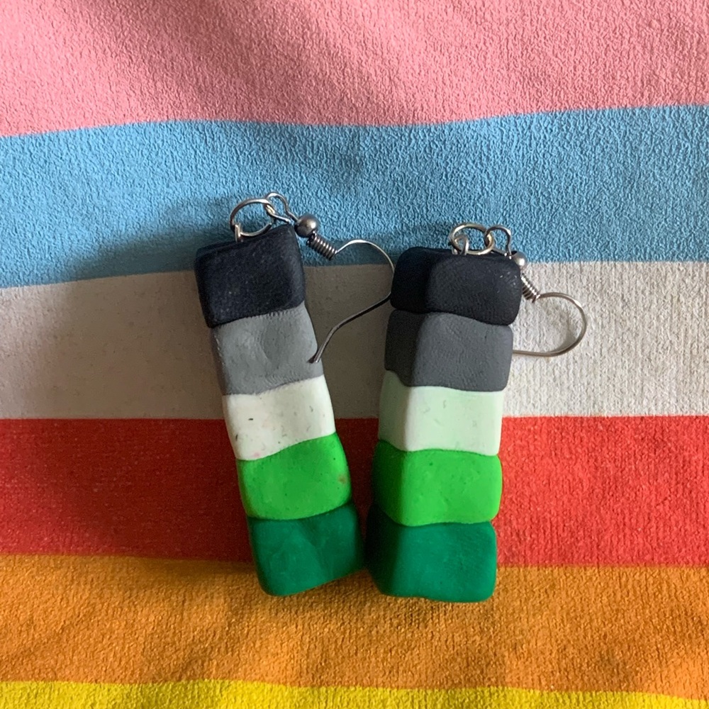 Light aromantic pride clay earrings